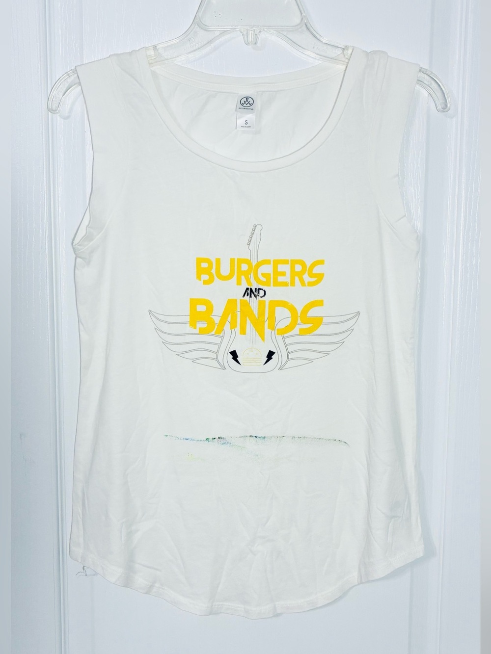 Alternative Burgers And Bands Guitar Wings Graphic Tank Top White Size Small